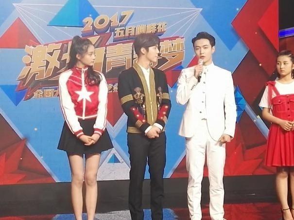 疏远|《向往的生活》尴尬了,王大陆没吃饱饭,张子枫疏远鹿晗