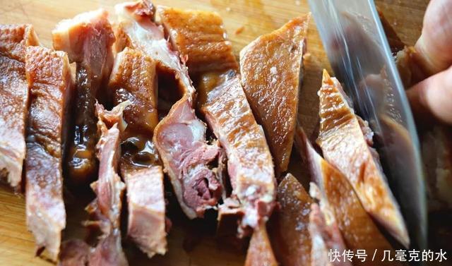  嵌入|卤鸭煲饭紧实又细腻，那肥美鲜香真真实实嵌入肉里啦