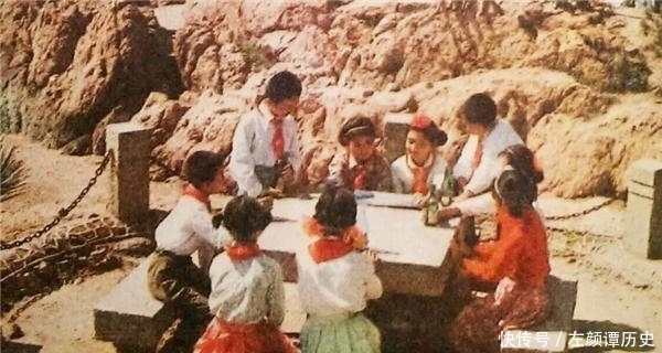 火遍|他因一张站长城喝可乐的照片火遍世界,41年过去,如今现状如何?