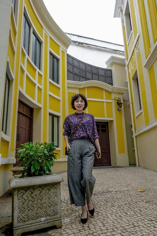  复旦|48岁主持人劳春燕生活照曝光，端庄大方被誉为“复旦才女”