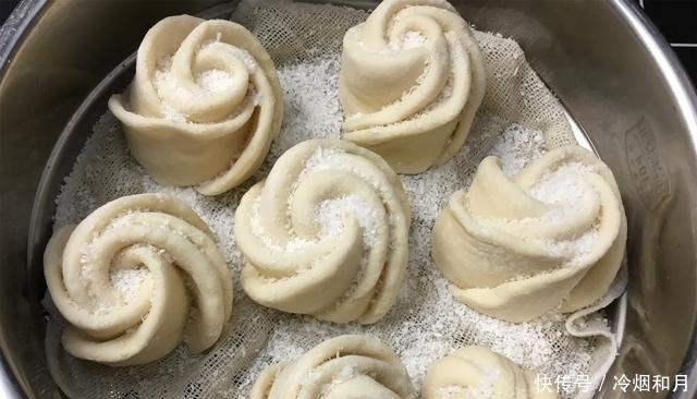 快速|奶香小花卷快速做法,一次醒发成型,香甜松软,孩子超爱吃