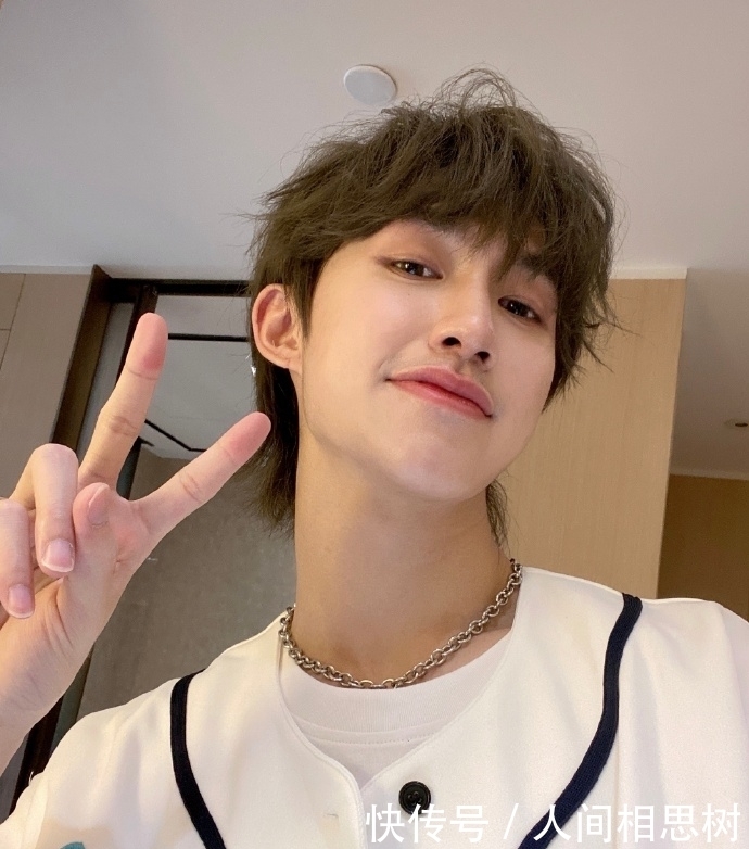 像李光洙|中国练习生撞脸李光洙,李光洙以及RM其他成员是什么反应?