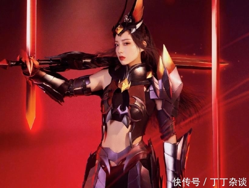 女英雄|《浪姐》cos王者女英雄,张含韵王霏霏神还原, 黄龄是认真的吗?