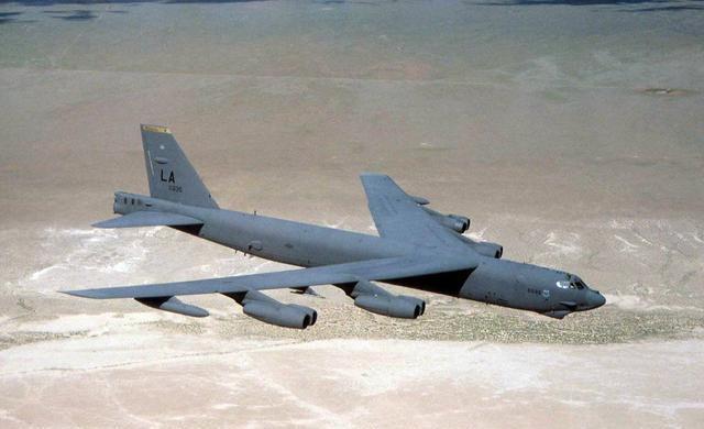 美国|3架B52向国境线逼近,8架战机挂弹拦截,俄军:不容许侵犯