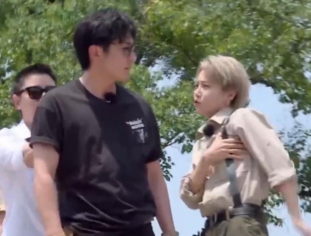 节目|THE9在《极限挑战》比舞技,刘雨昕跳完郭京飞一个举动全场炸锅