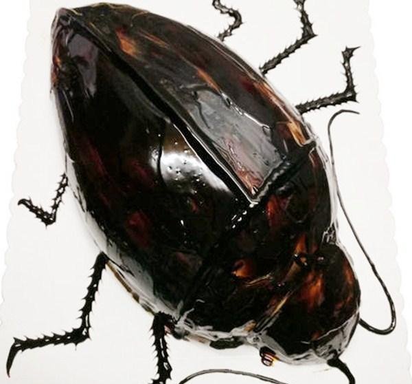 LV|万物皆可变“蛋糕”,忍了大白兔,忍了LV,看到它让人不忍直视