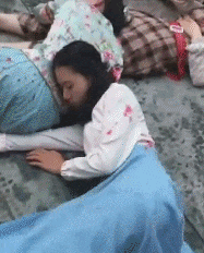 还要|搞笑GIF:拍完电影,这些尸体还要吗,不要就拿走了