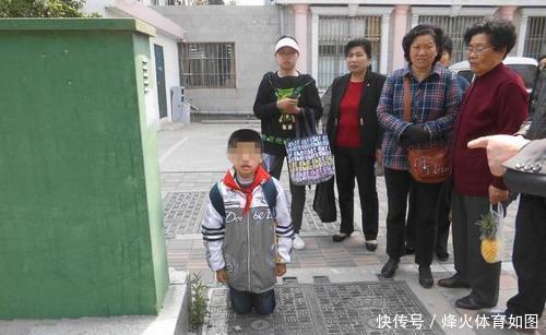  失控|孩子偷钱怎么办？看下这位妈妈的做法，神仙外援让现场一度失控