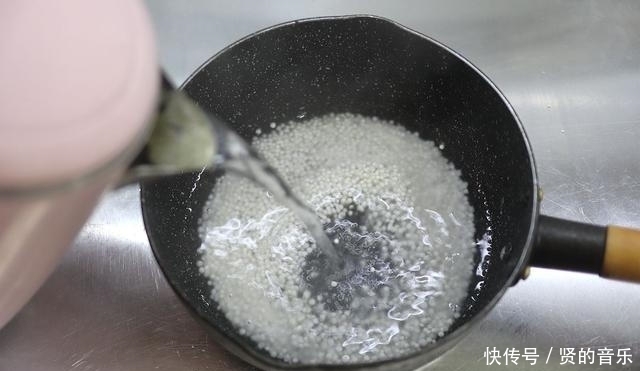 适量|入秋了,往牛奶里加点料,颜值和营养翻倍,蜜红豆怎么都吃不够