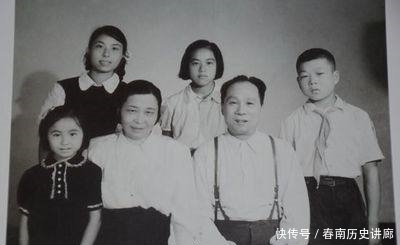 令人|新中国第一位女将军,周恩来亲手授军衔,去世后遗产清单令人痛哭