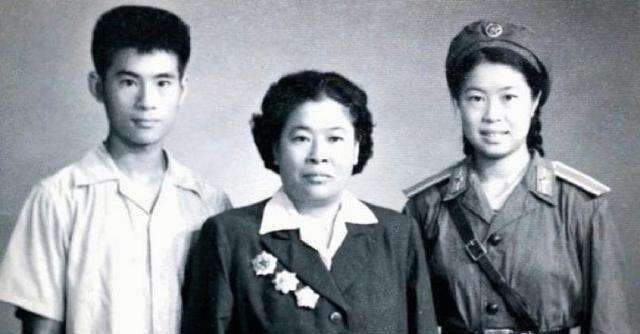 许世友|她是红军总教头,双枪让敌人闻风丧胆,和许世友拼酒量活到103岁