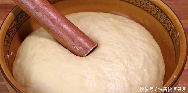 油炸|这才是面粉最好吃的做法,不蒸不烤不油炸,太香了,出锅瞬间扫光