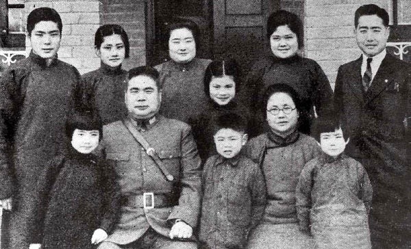 培养|冯玉祥之妻，不仅成为新中国副国级领导，还培养了两位解放军少将