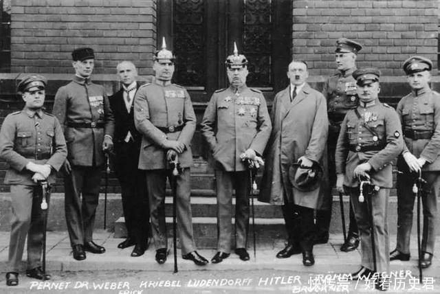 希特勒|这些神奇的巧合,让希特勒得以成功掌权