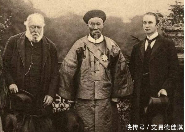 外国|李鸿章出访外国,看到英国人用刀叉笨拙的吃鸡,李鸿章直接开撕
