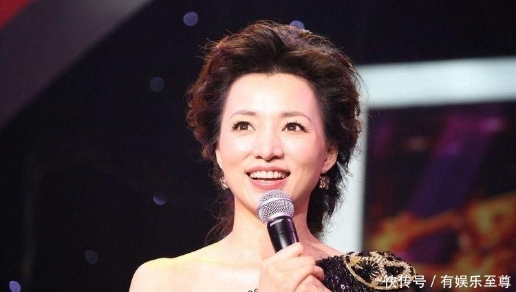 央视|央视节目录制出现失误,董卿朱迅等107位主持人“起哄”齐怼导演