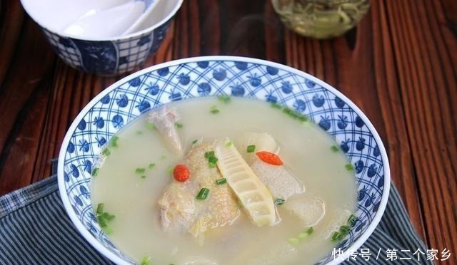 食材|用这三样食材炖汤,鲜得没话说了,浓香醇厚,增强体质对身体好