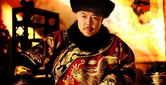 乾隆|死后的乾隆,头骨被粉碎,尸身在臭水沟中浸泡!溥仪:此仇必报