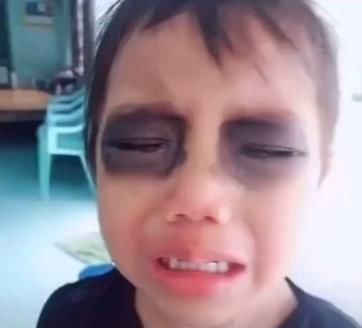 举动|孩子爱玩手机怎么办妈妈一个举动让女儿放下手机，网友学到了