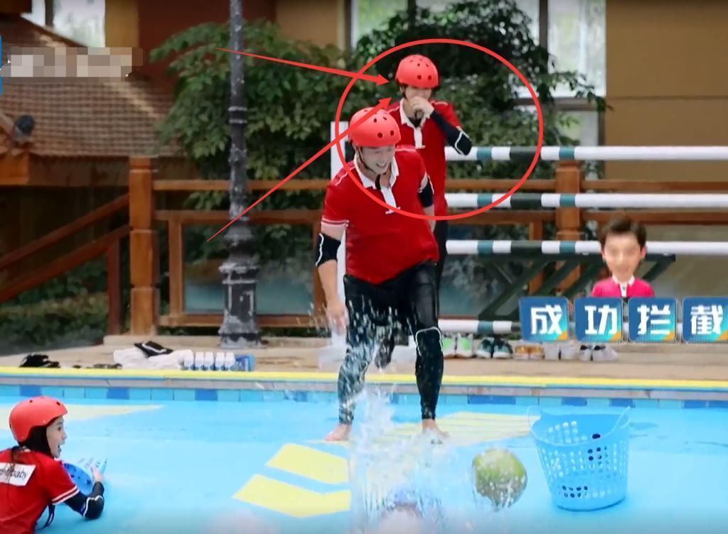  大林子|郑恺推郭麒麟下水，蔡徐坤的反应，暴露两人真实关系