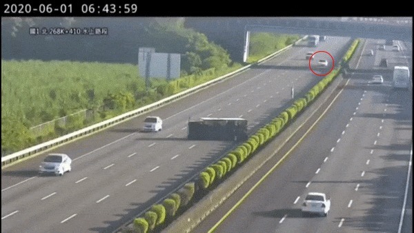 辆特斯拉|网传特斯拉Model3自动提速刹车失灵后碰撞起火现场火光冲天