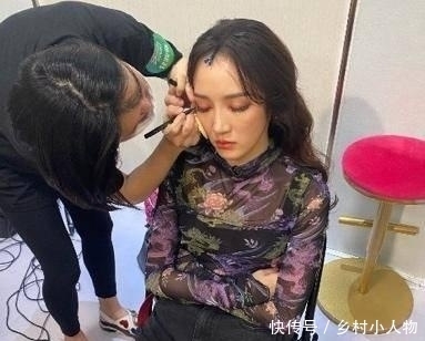 队友|沈梦辰曝光队友“丑照”,但显示出良好的人气