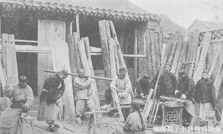  店家|古代棺材铺门上经常贴一对联, 看的人都称好, 店家却唯恐生意太好