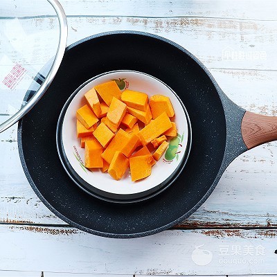  南瓜泥|无水无油的奶香迷你小面包