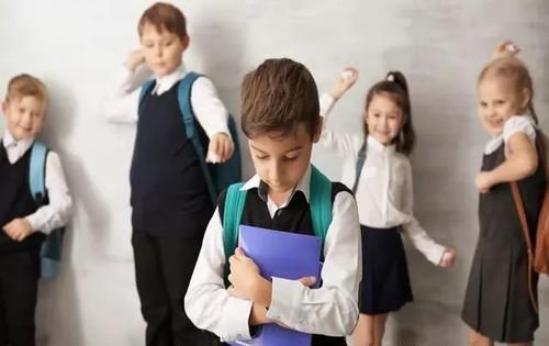 成绩一般|小学成绩出众,日后平平庸庸,“第十名效应”告诉家长别只看分数