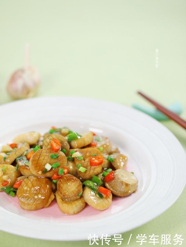 制作|让你流口水的香煎杏鲍菇,制作简单不油腻,切完花刀似鲍鱼