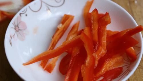 俱全|妈妈太厉害了,用鸡蛋和白菜搭配做美食,好吃营养色香味俱全