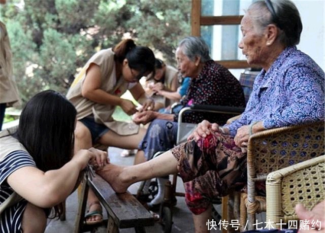 不孝|这3类父母，老了之后孩子抢着“孝顺”，晚年生活很幸福