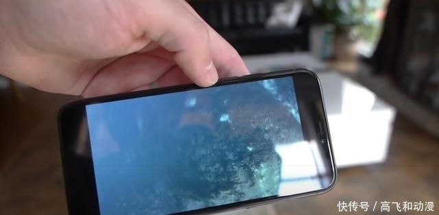 无人机|iPhone掉进滚烫的泉水后录下了令人费解的内容!