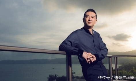 张嘉译|继靳东,雷佳音,张嘉译之后,又一位大器晚成的中年大叔霸屏