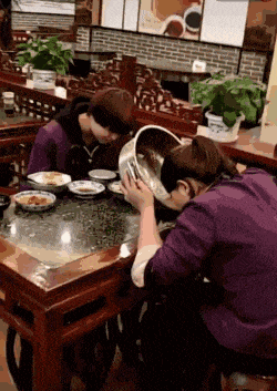 恶性竞争|搞笑GIF:这就是恶性竞争呀,谁都没得到好