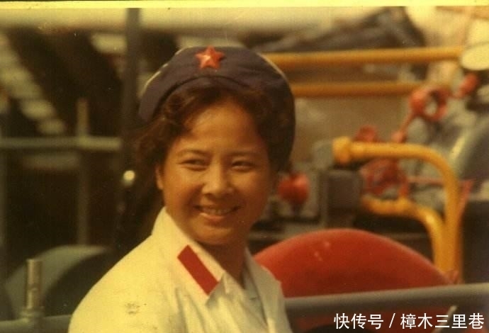  作传|她23岁嫁给开国上将，生下两子都随她姓，晚年亲自为丈夫作传！