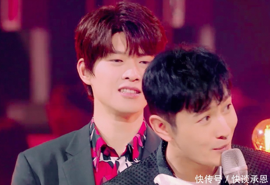  黄晓明|吴昕表演后潸然落泪，黄晓明暖心拿纸巾，一旁魏大勋表情引争议！