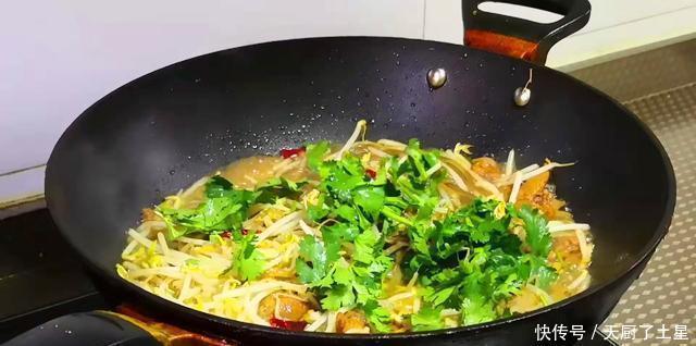 好吃|“一豆一世界,一芽一倾城”,清香爽脆,2元做一盘,好吃又下饭