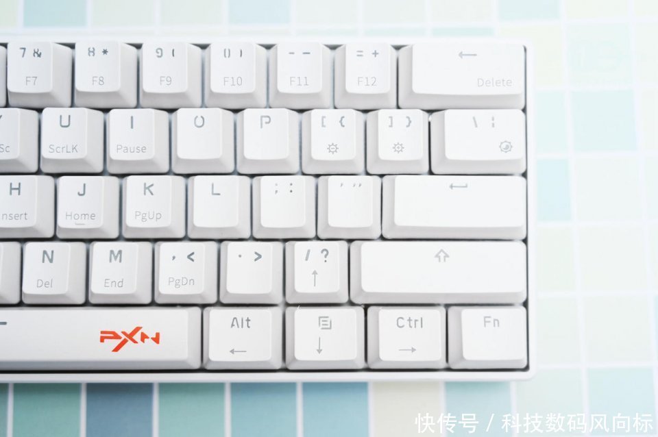 游戏|畅玩三端游戏,吃鸡快人一步,莱仕达K30游戏机械键盘体验