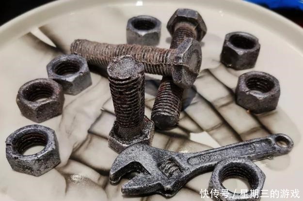 真假|男生网评“最辨真假”的蛋糕,图一不忍下口,看看图四逗我呢