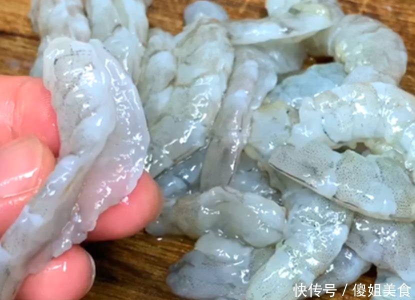 木耳|芹菜和它是绝配,比炒肉更香,我家一周3次吃不够,太香了