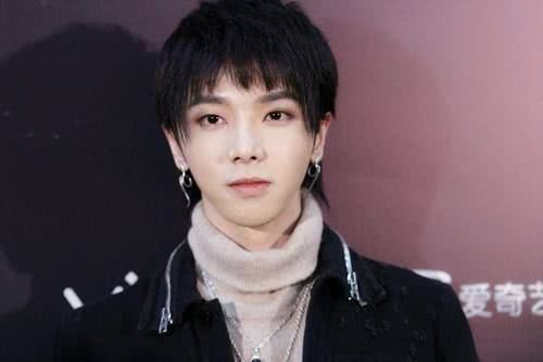 歌唱明星|有一种尊重叫华晨宇,别人都用手去选择的时候,只有华晨宇的手势最暖心