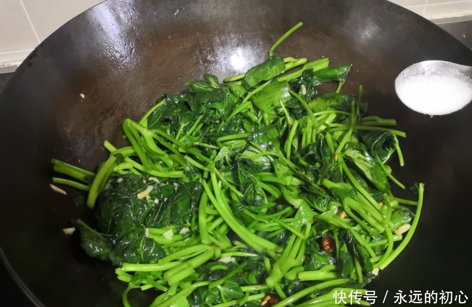 舒服|和红薯是一家的菜,4元一把,晚餐来一盘,吃着肠胃舒服还减肉