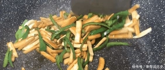 素菜|这两个素菜一起炒,预防心血管疾病,简单美味又健康!