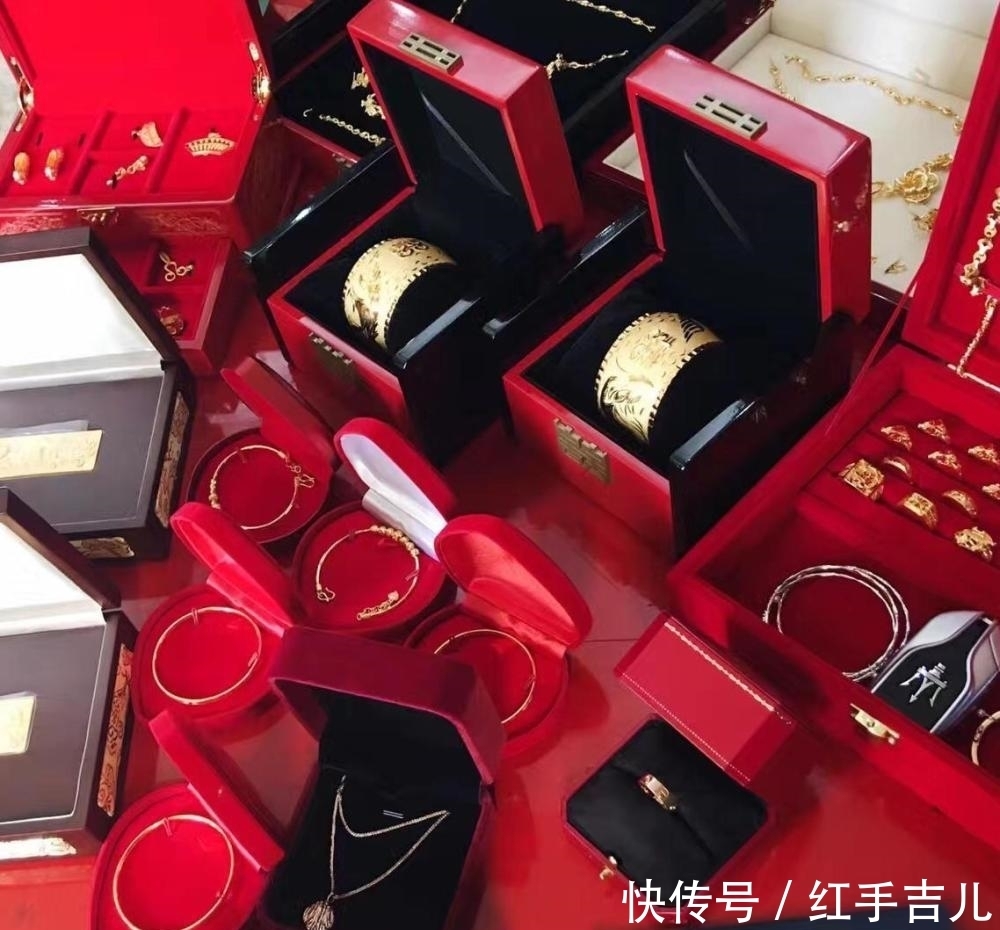 看不到|土豪结婚究竟有多土, 婚礼现场除了钱看不到别的, 真俗!