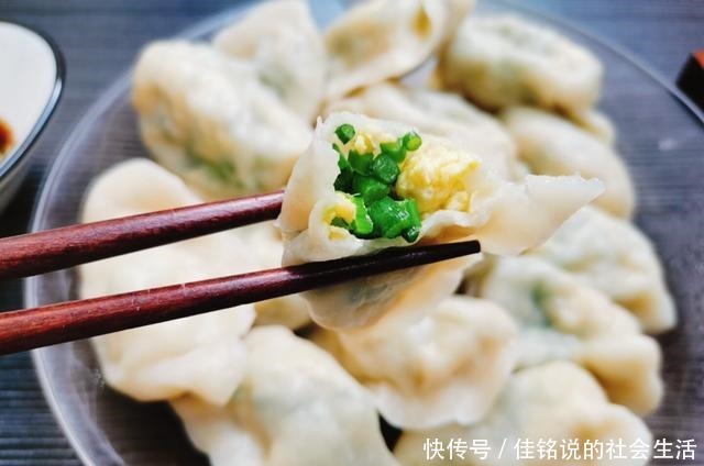 饺子|看到岳云鹏晒饺子，嘴馋在家做一锅，第一次尝试这种馅，太香了