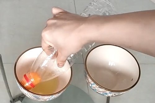 家里|用1根筷子在鸡蛋上戳2个洞,解决了家家户户的烦恼,省钱又实用