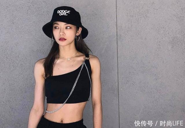  不火不|曾可妮决赛跳舞把肩带都跳断了舞台反应能力太强，不火不应该