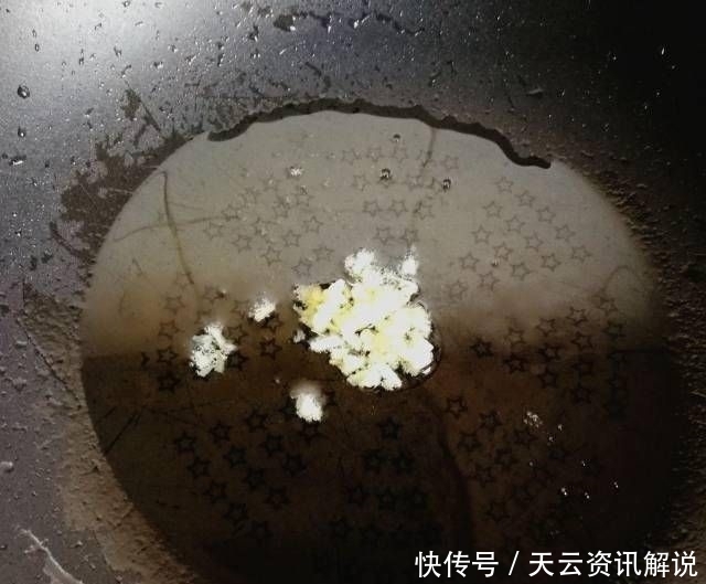 饺子|韭菜猪肉饺蘑菇,又咸又好吃,香又不腻,一口都吃不完