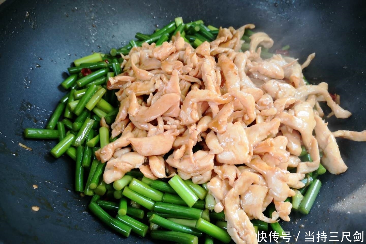 朋友圈|晚餐老公做了2菜一汤,成本没超20元,晒朋友圈,朋友:太寒酸了